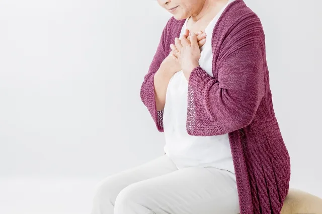 息苦しい状態の女性